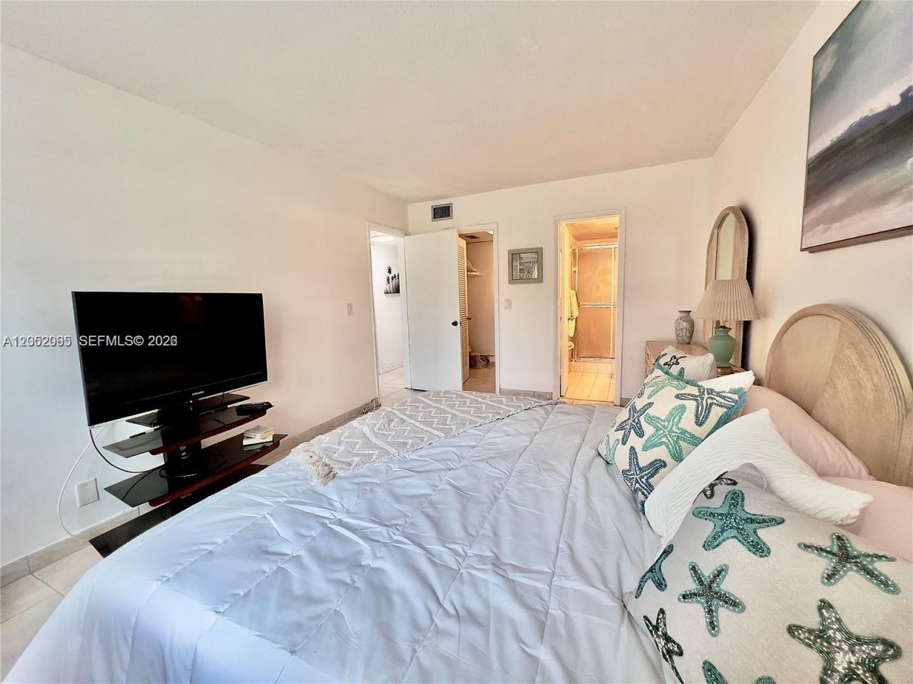 501 Blue Heron Dr, Unit 121-A, Hallandale Beach, FL 33009 Photo