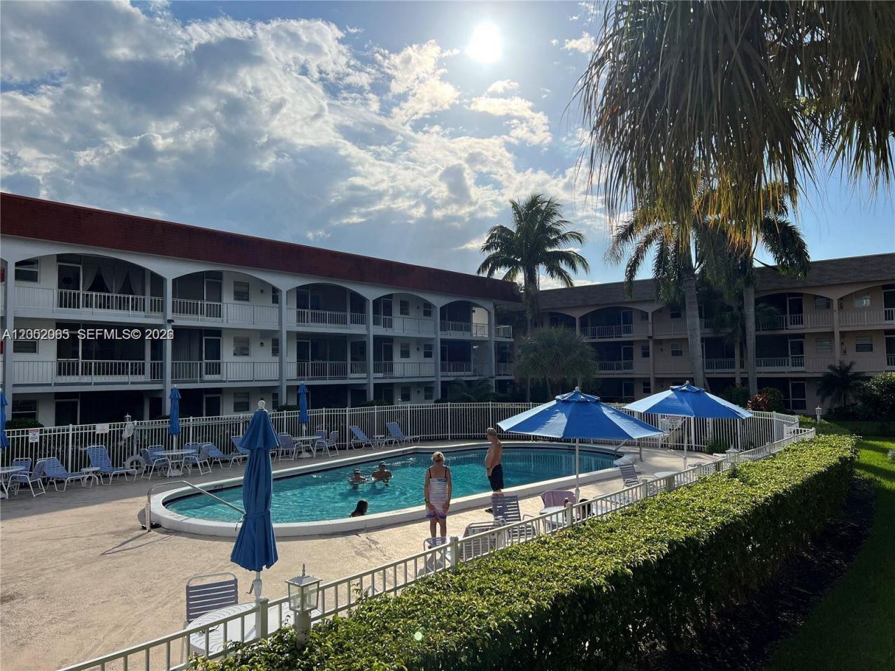 501 Blue Heron Dr, Unit 121-A, Hallandale Beach, FL 33009 Photo