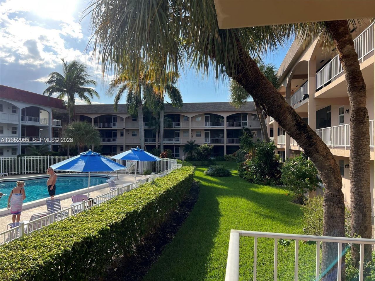 501 Blue Heron Dr, Unit 121-A, Hallandale Beach, FL 33009 Photo