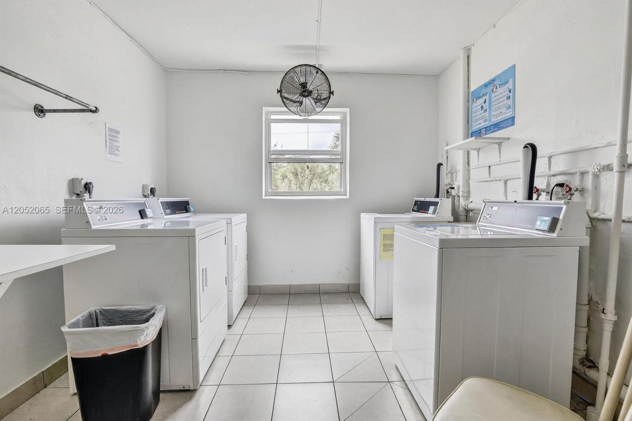 501 Blue Heron Dr, Unit 121-A, Hallandale Beach, FL 33009 Photo