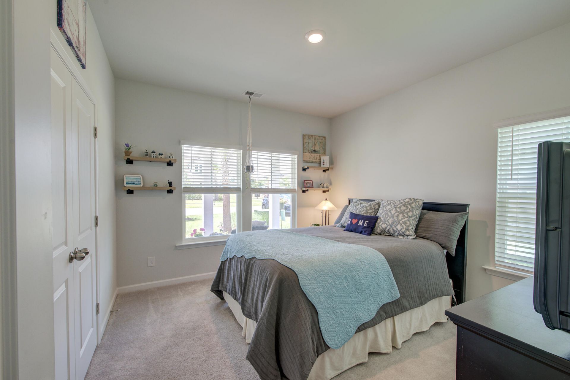 142 Haverhill Street Photo 24