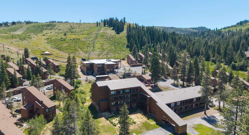 11591 Snowpeak Way , Unit #208, Truckee, CA 96161 Photo