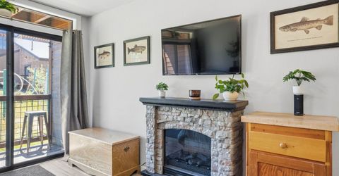 11591 Snowpeak Way , Unit #208, Truckee, CA 96161 Photo