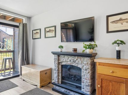 11591 Snowpeak Way , Unit #208, Truckee, CA 96161 Photo