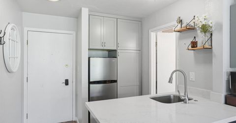 11591 Snowpeak Way , Unit #208, Truckee, CA 96161 Photo