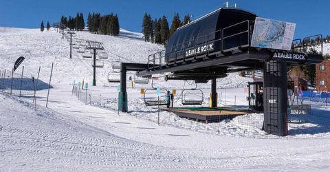 11591 Snowpeak Way , Unit #208, Truckee, CA 96161 Photo
