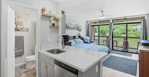 11591 Snowpeak Way , Unit #208, Truckee, CA 96161 Photo