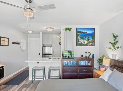 11591 Snowpeak Way , Unit #208, Truckee, CA 96161 Photo