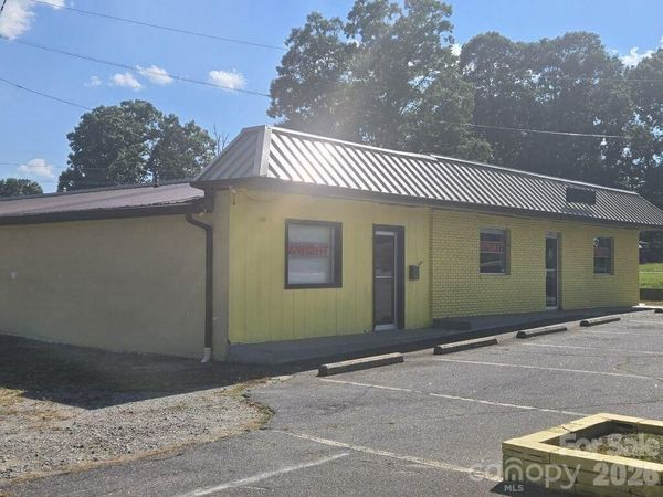 3750 E NC 90 Highway , Hiddenite, NC 28636