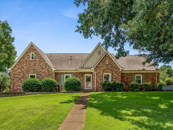 761 MEADOW VALE DR, Collierville, TN 38017