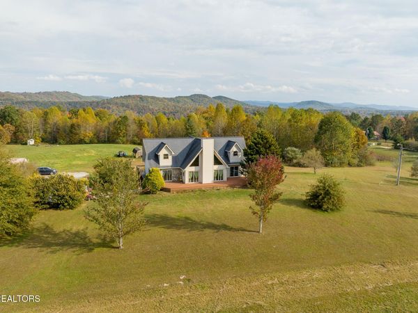 3767 Phillips Flats Rd, Oneida, TN 37841