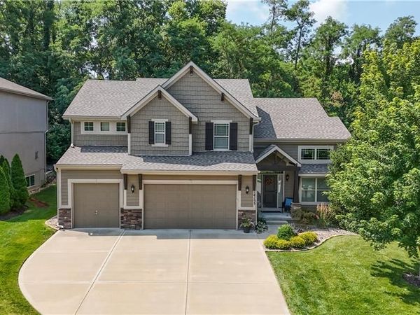 14155 NW 68th Street, Parkville, MO 64152