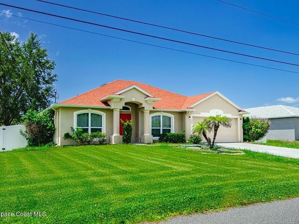 298 Silver Frost Street SE, Palm Bay, FL 32909