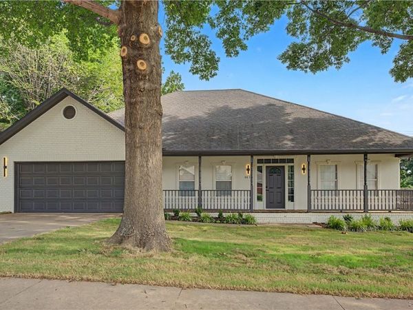 4414 W New Bridge Road , Fayetteville, AR 72704