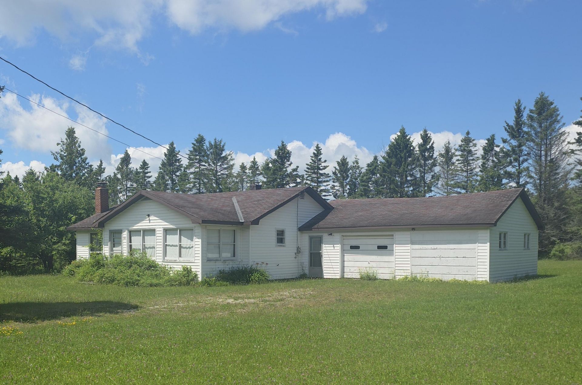 814 W Wilson Ave, Cedarville, MI 49719 Main Photo