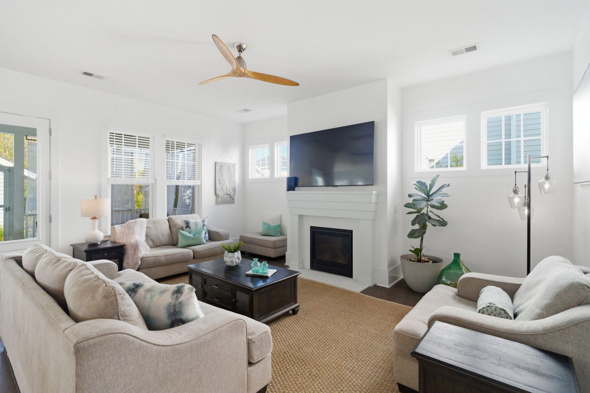 1645 Banning Street Photo 11