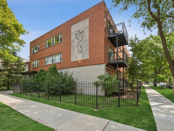 240 S Oak Park Avenue, Unit 305, Oak Park, IL 60302