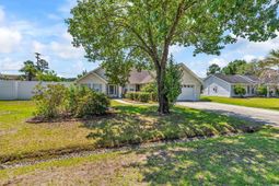 231 Lander Dr. photo 4