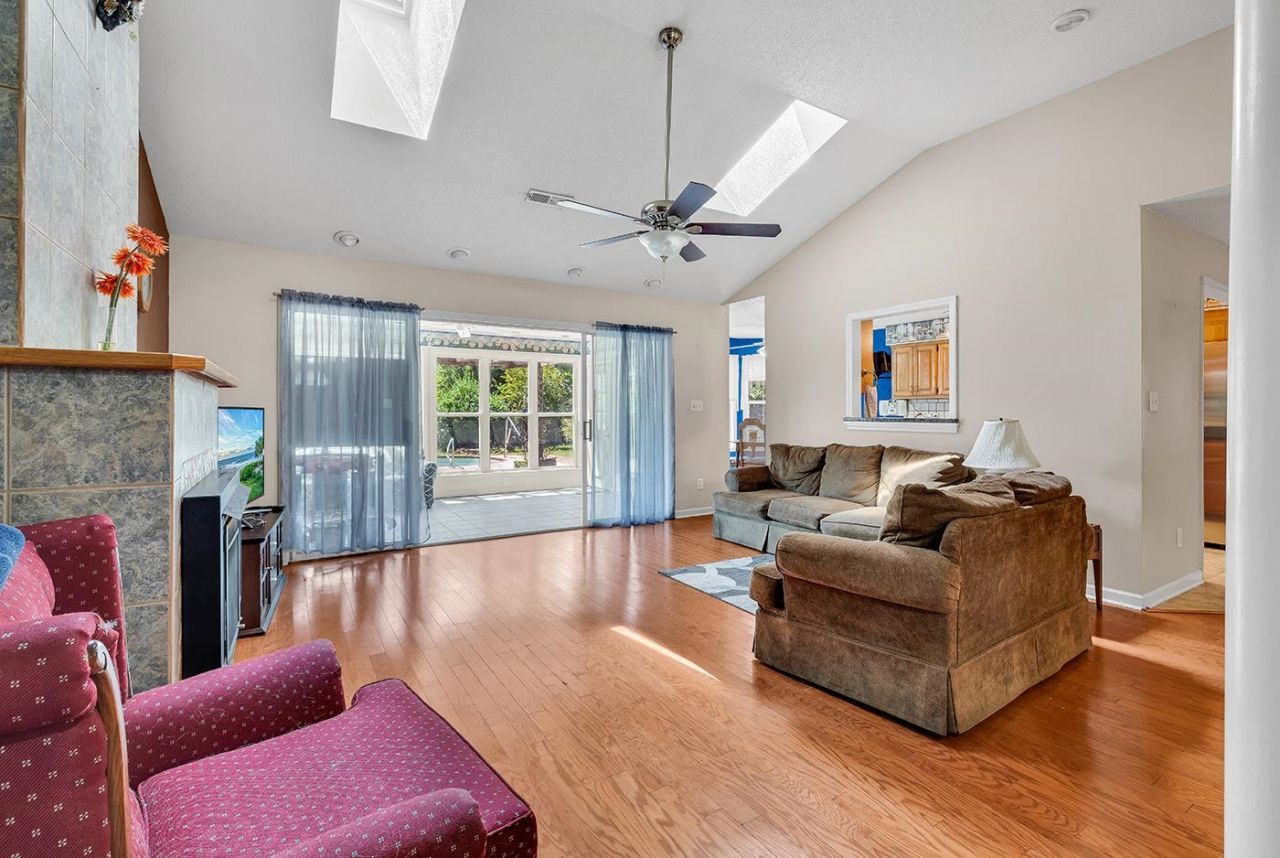 231 Lander Dr. Photo 4