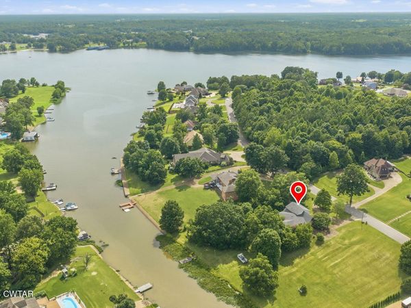 435 Lakeshore Drive , Lexington, TN 38351