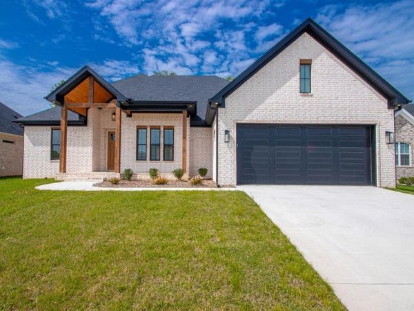557 Valley Oak Drive, Sherwood, AR 72120
