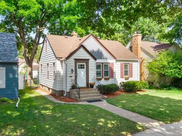 2930 Cleveland Street NE, Minneapolis, MN 55418