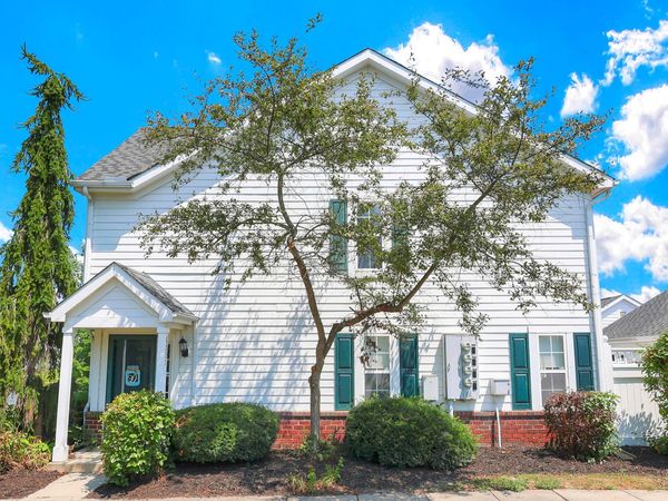 6333 Lakeview Drive E, Unit 6333, Grove City, OH 43123