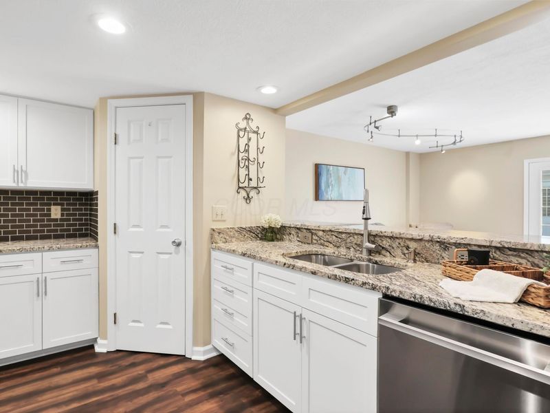 6333 Lakeview Drive E, Unit 6333, Grove City, OH 43123 Photo 12