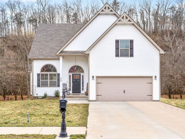 1725 Rains Rd , Clarksville, TN 37042