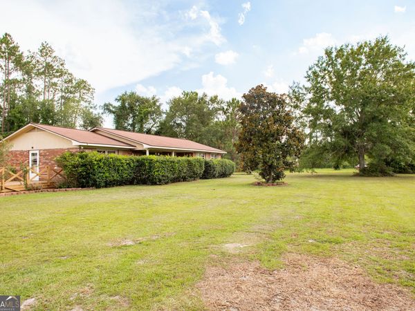 542 Ga Highway 64, Alma, GA 31510