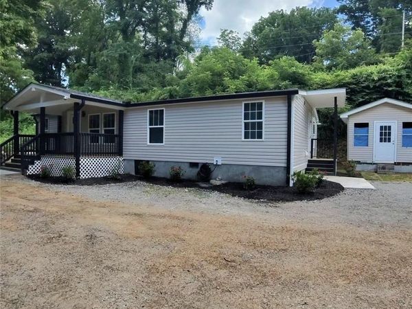 64 P J Drive , Waynesville, NC 28786