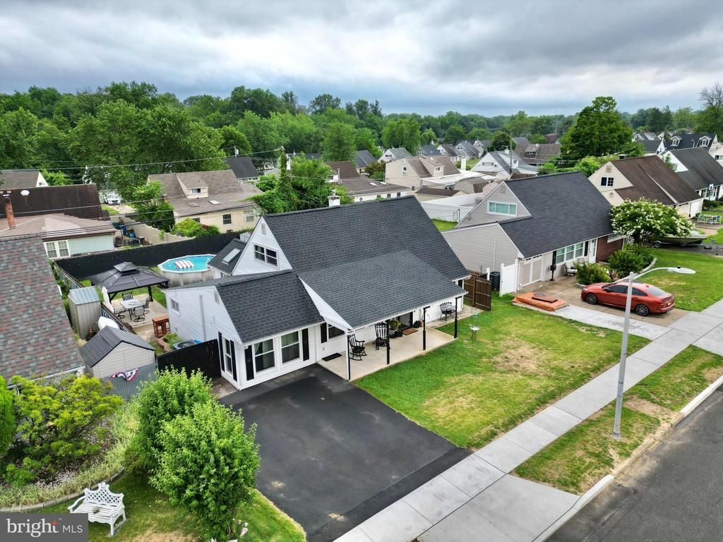 14 VERDANT ROAD , LEVITTOWN, PA 19057
