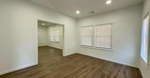 1016 X St, Sacramento, CA 95818 Photo
