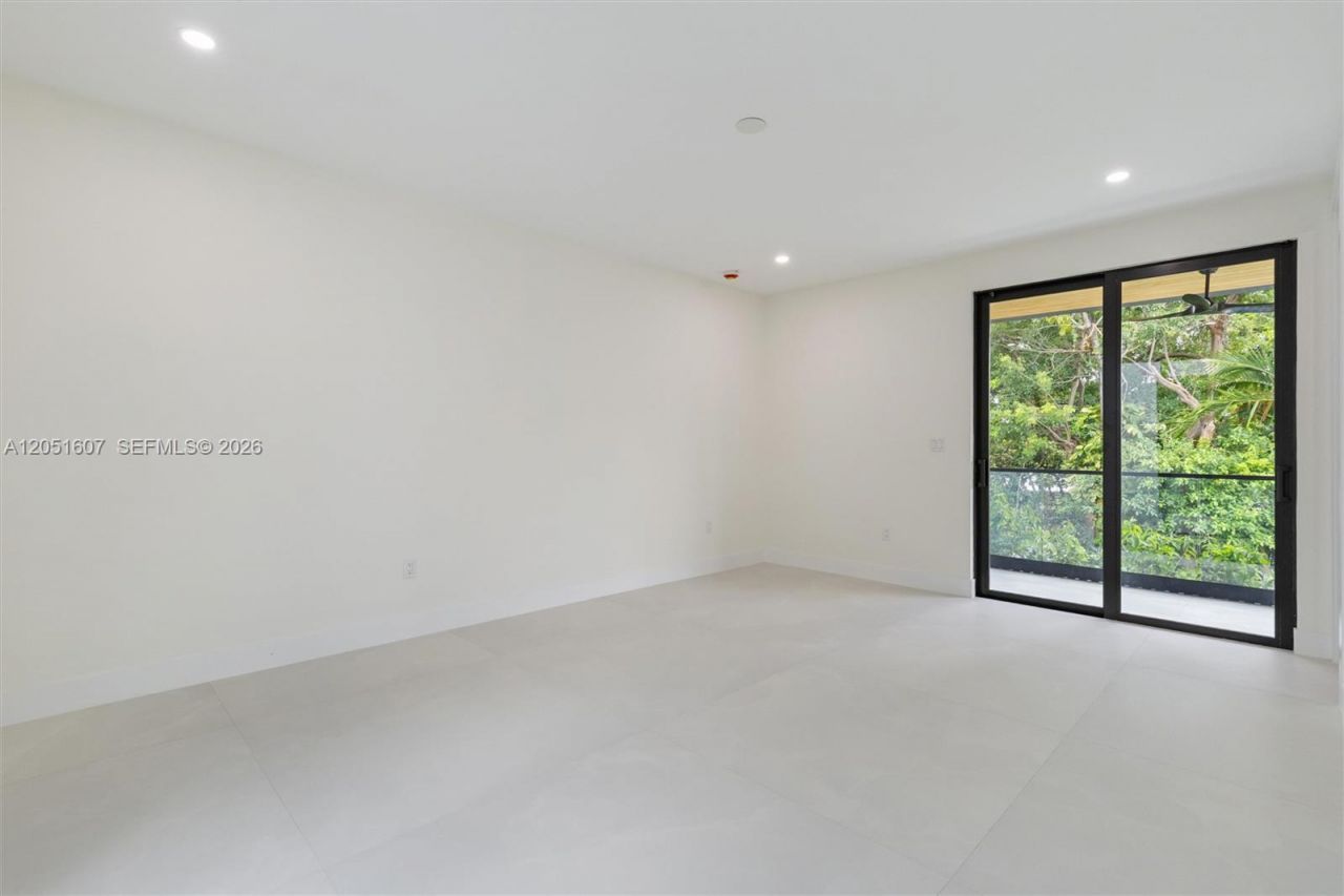 6359 SW 34th St , Miami, FL 33155 Photo