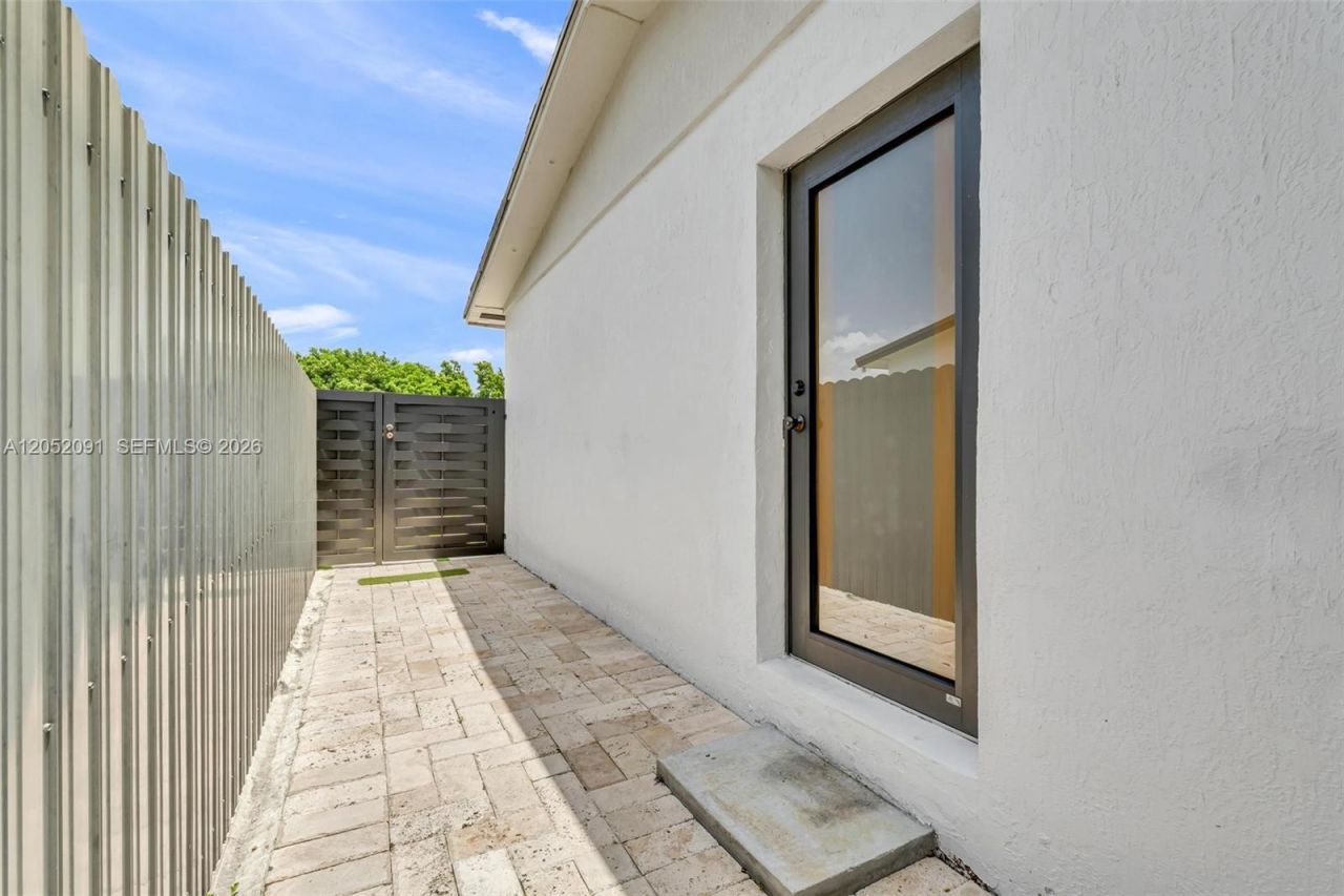 11520 SW 138th St , Miami, FL 33176 Photo