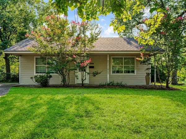 855 14th Street NW, Paris, TX 75460
