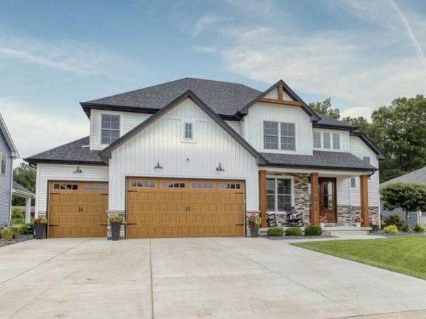 2062 Louis Drive , Crown Point, IN 46307