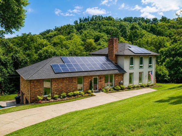 1203 Saxon drive , Nashville, TN 37215