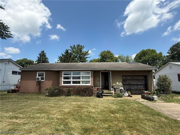 1149 Country Club Drive , Zanesville, OH 43701