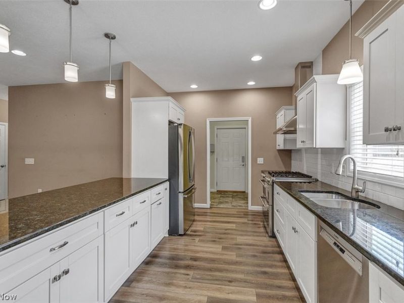 38155 Highgate Bluff Lane, Willoughby, OH 44094 Photo 10