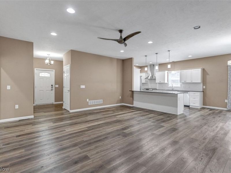 38155 Highgate Bluff Lane, Willoughby, OH 44094 Photo 6