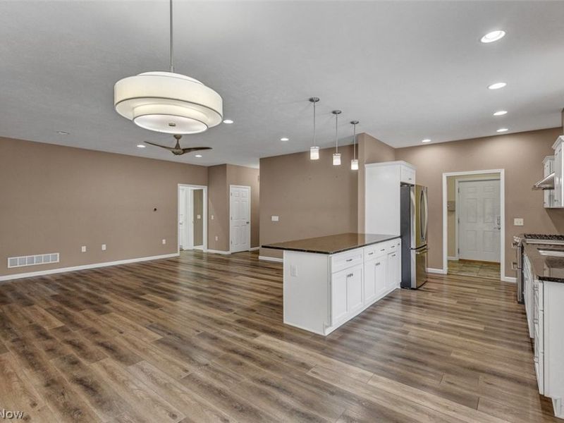 38155 Highgate Bluff Lane, Willoughby, OH 44094 Photo 8
