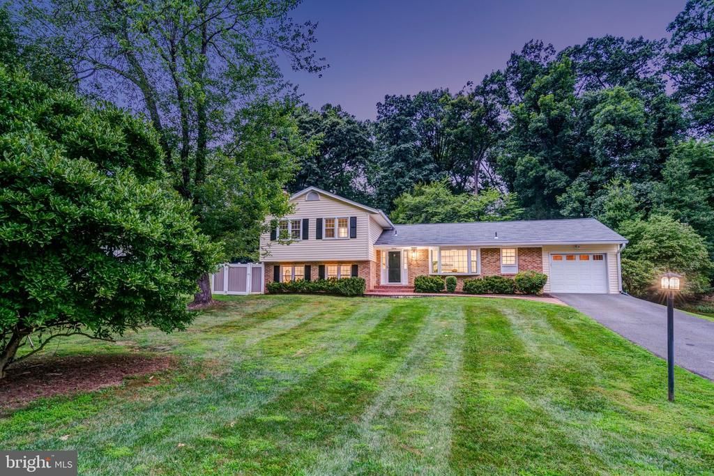 9924 Corsica Street, Vienna, VA 22181 Main Photo