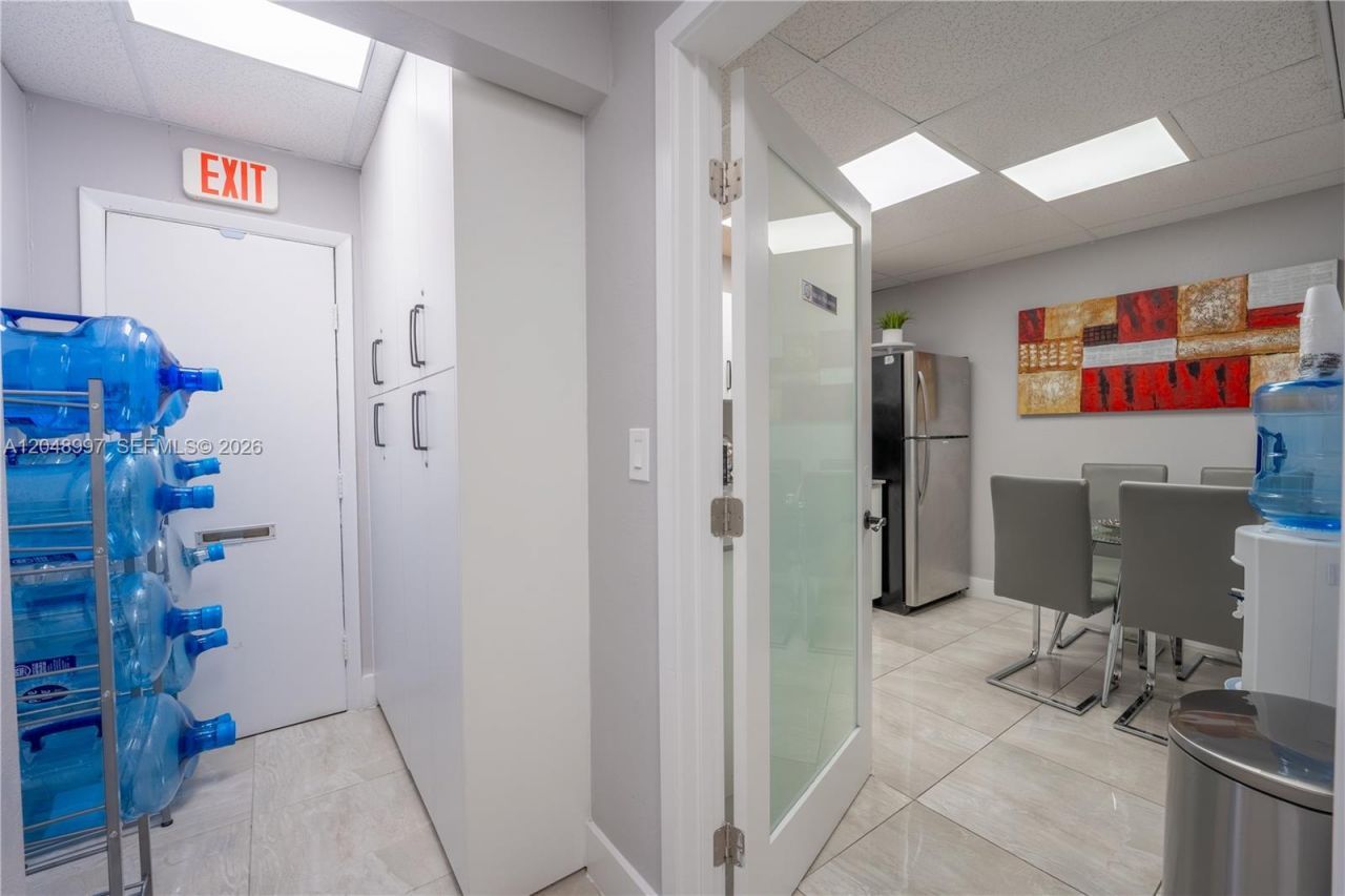 747 Ponce De Leon Blvd, Unit 402, Coral Gables, FL 33134 Photo