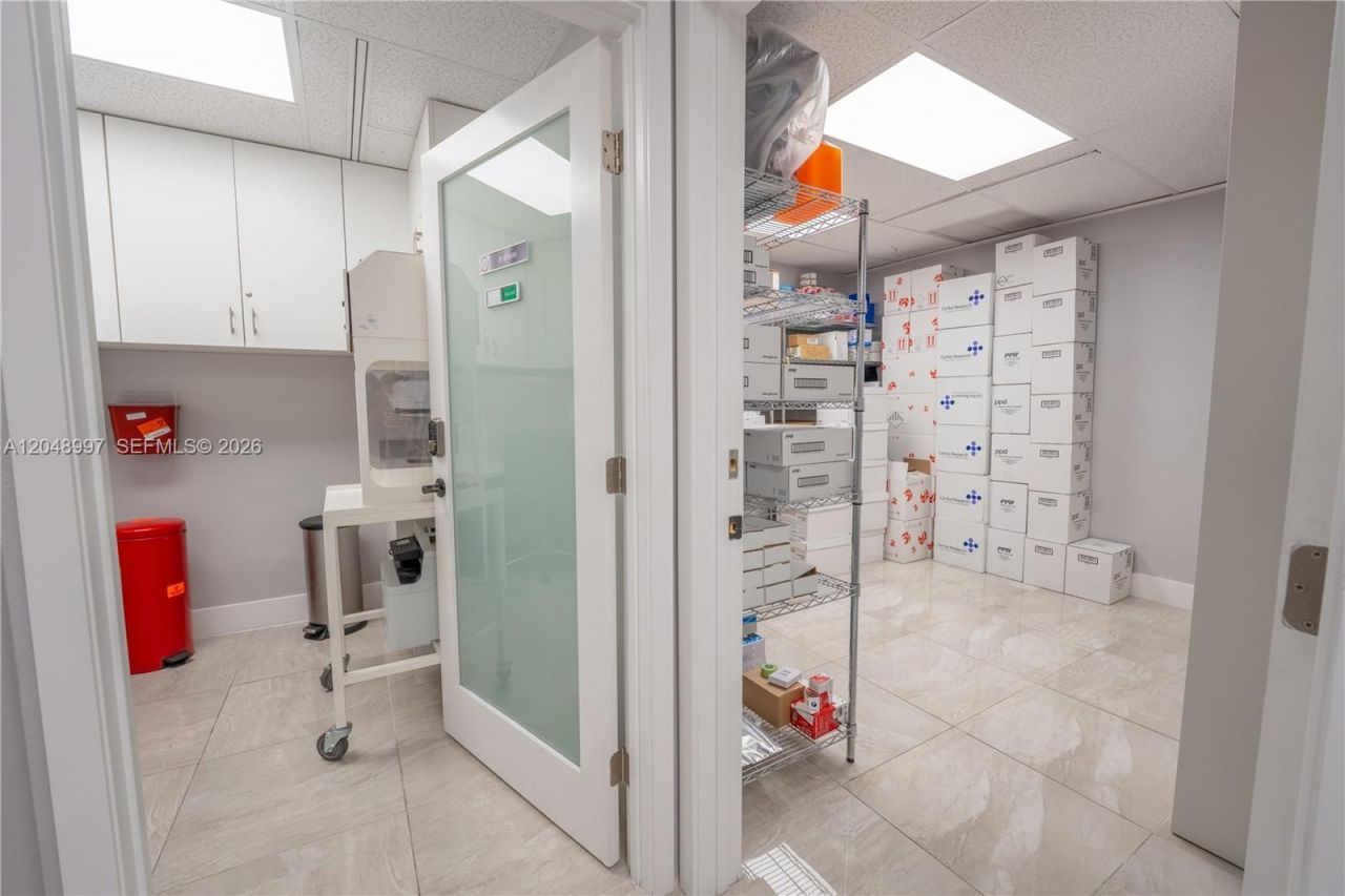 747 Ponce De Leon Blvd, Unit 402, Coral Gables, FL 33134 Photo