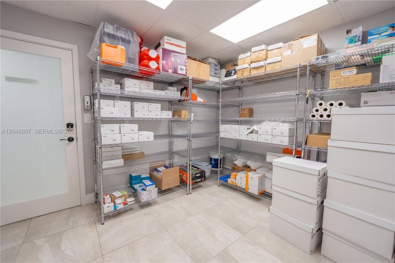 747 Ponce De Leon Blvd, Unit 402, Coral Gables, FL 33134 Photo