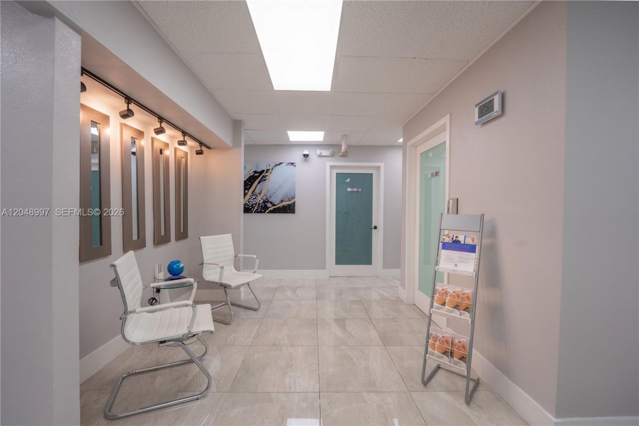 747 Ponce De Leon Blvd, Unit 402, Coral Gables, FL 33134 Photo