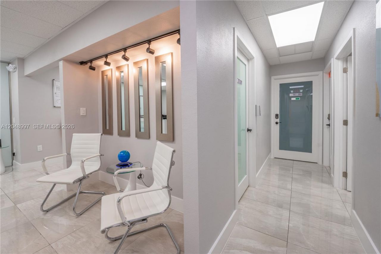 747 Ponce De Leon Blvd, Unit 402, Coral Gables, FL 33134 Photo