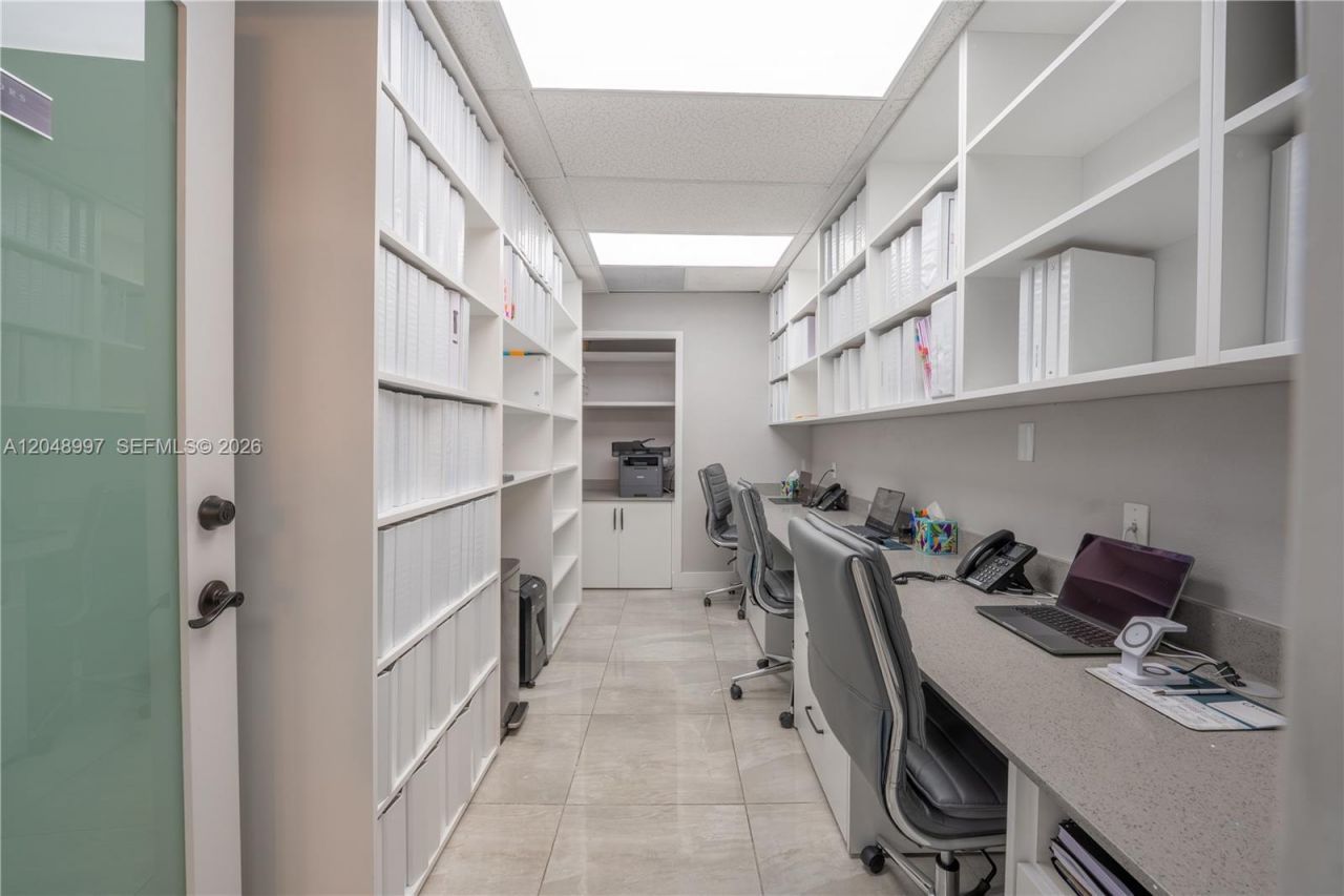 747 Ponce De Leon Blvd, Unit 402, Coral Gables, FL 33134 Photo