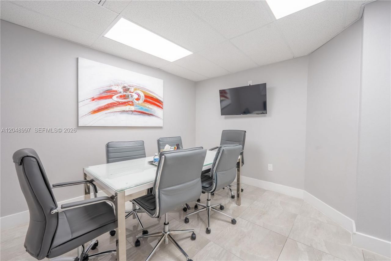 747 Ponce De Leon Blvd, Unit 402, Coral Gables, FL 33134 Photo
